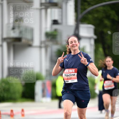 14.06.2026 - REWE Women's Run Dr. Thomas Lammeyer http://msf.ph/oto/9777451 14.06.2026 10:40:54 Laufen 5702 meine-sportfotos.de