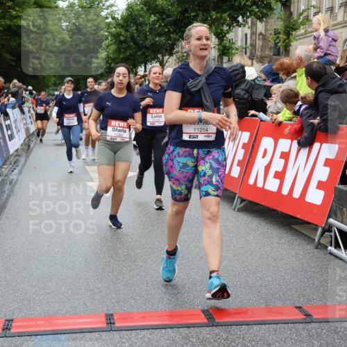 14.06.2026 - REWE Women's Run Strokosch-Dieckow http://msf.ph/oto/9777462 14.06.2026 09:57:02 Ziel 10253, 10479, 10773, 11132, 11214, 11283, 11302, 11312, 11436, 11509, 11535 meine-sportfotos.de