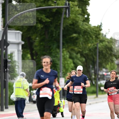 14.06.2026 - REWE Women's Run Dr. Thomas Lammeyer http://msf.ph/oto/9777475 14.06.2026 10:40:58 Laufen 5715, 57, 5916 meine-sportfotos.de