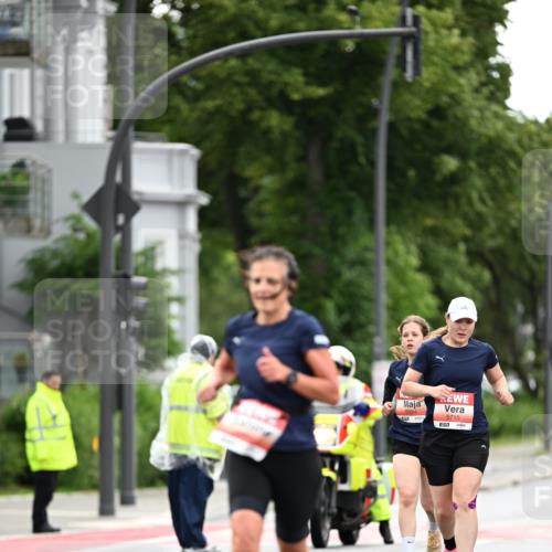 14.06.2026 - REWE Women's Run Dr. Thomas Lammeyer http://msf.ph/oto/9777477 14.06.2026 10:40:58 Laufen 5594, 5715, 57 meine-sportfotos.de