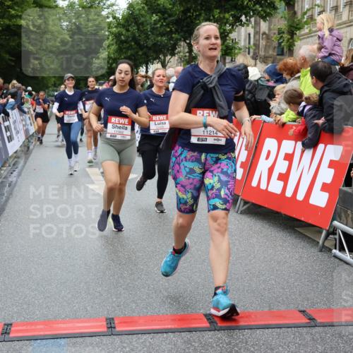 14.06.2026 - REWE Women's Run Strokosch-Dieckow http://msf.ph/oto/9777484 14.06.2026 09:57:02 Ziel 10253, 10479, 10773, 11132, 11214, 11283, 11302, 11312, 11436, 11509, 11535 meine-sportfotos.de