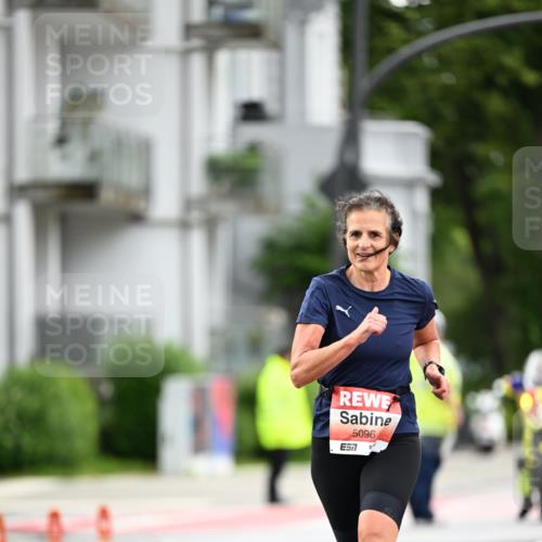 14.06.2026 - REWE Women's Run Dr. Thomas Lammeyer http://msf.ph/oto/9777485 14.06.2026 10:40:59 Laufen 5096 meine-sportfotos.de