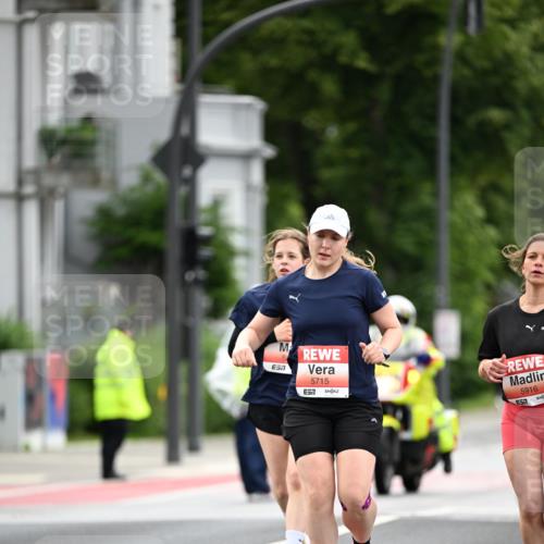 14.06.2026 - REWE Women's Run Dr. Thomas Lammeyer http://msf.ph/oto/9777494 14.06.2026 10:41:00 Laufen 7, 5715, 57, 5916, 7 meine-sportfotos.de