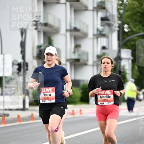 14.06.2026 - REWE Women's Run Dr. Thomas Lammeyer http://msf.ph/oto/9777515 14.06.2026 10:41:03 Laufen 5715, 57, 5916 meine-sportfotos.de