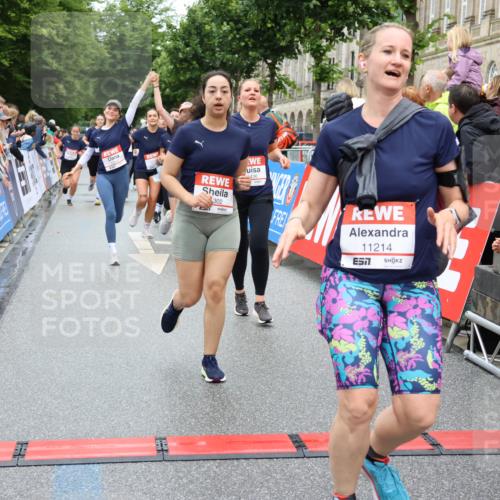 14.06.2026 - REWE Women's Run Strokosch-Dieckow http://msf.ph/oto/9777535 14.06.2026 09:57:03 Ziel 10253, 10479, 10773, 10844, 11055, 11132, 11214, 11302, 11312, 11436, 11509, 11535 meine-sportfotos.de