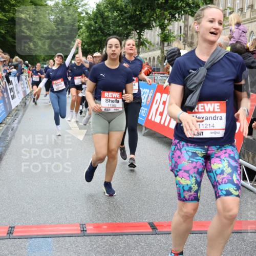 14.06.2026 - REWE Women's Run Strokosch-Dieckow http://msf.ph/oto/9777555 14.06.2026 09:57:03 Ziel 10253, 10479, 10773, 10844, 11055, 11132, 11214, 11302, 11312, 11436, 11509, 11535 meine-sportfotos.de