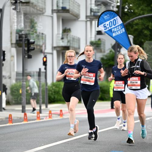 14.06.2026 - REWE Women's Run Dr. Thomas Lammeyer http://msf.ph/oto/9777635 14.06.2026 10:41:27 Laufen 581, 5048, 7, 5, 00, 5451, 5695, 7 meine-sportfotos.de