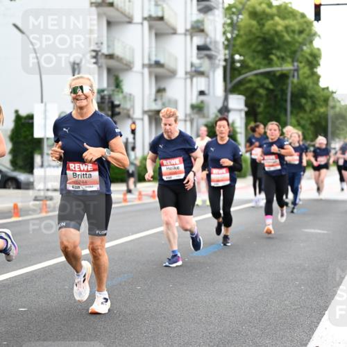 14.06.2026 - REWE Women's Run Dr. Thomas Lammeyer http://msf.ph/oto/9777748 14.06.2026 10:41:47 Laufen 5245, 5244 meine-sportfotos.de