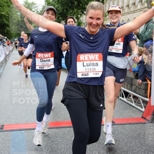 14.06.2026 - REWE Women's Run Strokosch-Dieckow http://msf.ph/oto/9777775 14.06.2026 09:57:05 Ziel 10167, 10253, 10479, 10773, 10844, 11055, 11132, 11214, 11302, 11312, 11436, 11509, 11535 meine-sportfotos.de