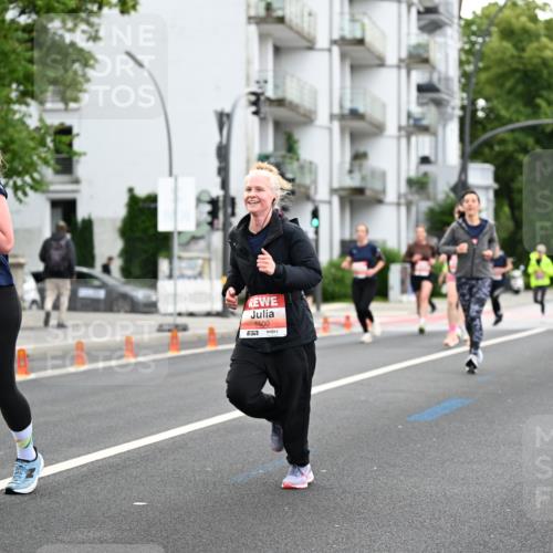 14.06.2026 - REWE Women's Run Dr. Thomas Lammeyer http://msf.ph/oto/9777828 14.06.2026 10:41:57 Laufen 5911, 57, 5500, 7 meine-sportfotos.de