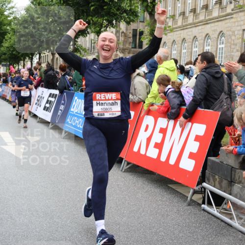 14.06.2026 - REWE Women's Run Strokosch-Dieckow http://msf.ph/oto/9777877 14.06.2026 10:01:00 Ziel 10101, 10162, 10188, 10198, 10454, 10637, 10805, 10905, 11205, 11278, 11324, 11422, 11483, 11493 meine-sportfotos.de
