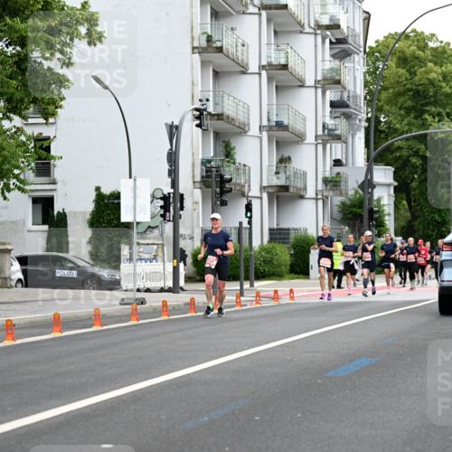 14.06.2026 - REWE Women's Run Dr. Thomas Lammeyer http://msf.ph/oto/9777915 14.06.2026 10:42:09 Laufen 2, 8, 88, 88, 389 meine-sportfotos.de