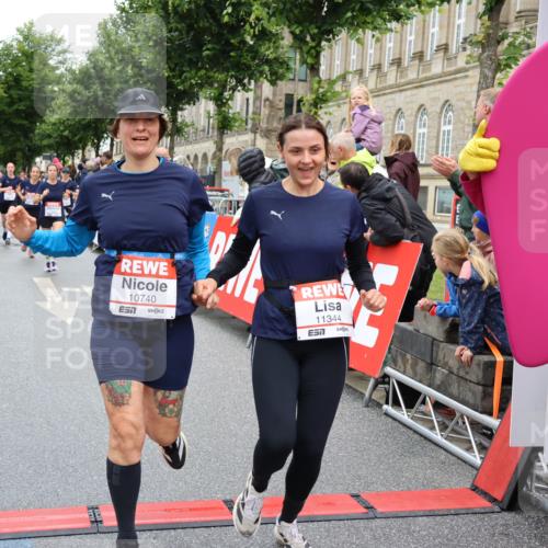 14.06.2026 - REWE Women's Run Strokosch-Dieckow http://msf.ph/oto/9777979 14.06.2026 09:57:10 Ziel 10131, 10167, 10253, 10287, 10463, 10479, 10740, 10773, 10844, 11055, 11132, 11214, 11302, 11344, 11436, 11509, 11535 meine-sportfotos.de