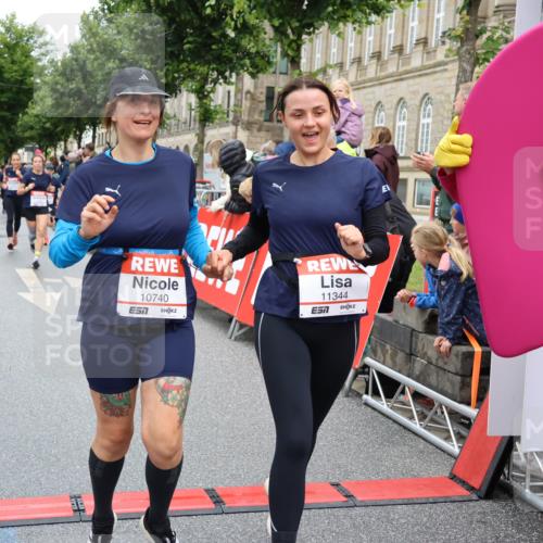 14.06.2026 - REWE Women's Run Strokosch-Dieckow http://msf.ph/oto/9778046 14.06.2026 09:57:10 Ziel 10131, 10167, 10253, 10287, 10463, 10479, 10740, 10773, 10844, 11055, 11132, 11214, 11302, 11344, 11436, 11509, 11535 meine-sportfotos.de