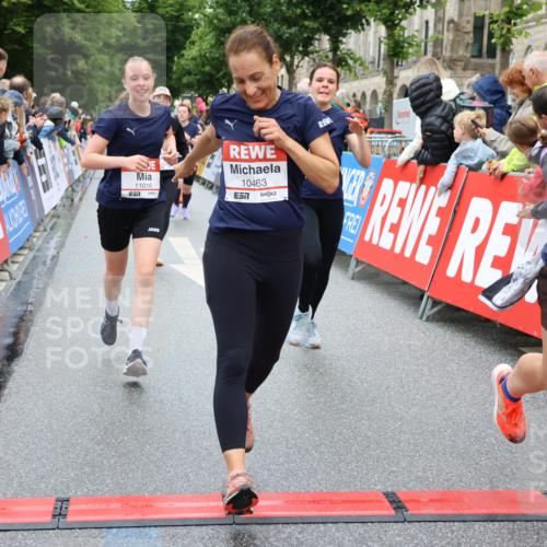 14.06.2026 - REWE Women's Run Strokosch-Dieckow http://msf.ph/oto/9778192 14.06.2026 09:57:15 Ziel 10131, 10167, 10287, 10385, 10463, 10543, 10611, 10740, 10835, 10844, 10926, 11016, 11055, 11344 meine-sportfotos.de