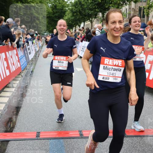 14.06.2026 - REWE Women's Run Strokosch-Dieckow http://msf.ph/oto/9778208 14.06.2026 09:57:15 Ziel 10131, 10167, 10287, 10385, 10463, 10543, 10611, 10740, 10835, 10844, 10926, 11016, 11055, 11344 meine-sportfotos.de