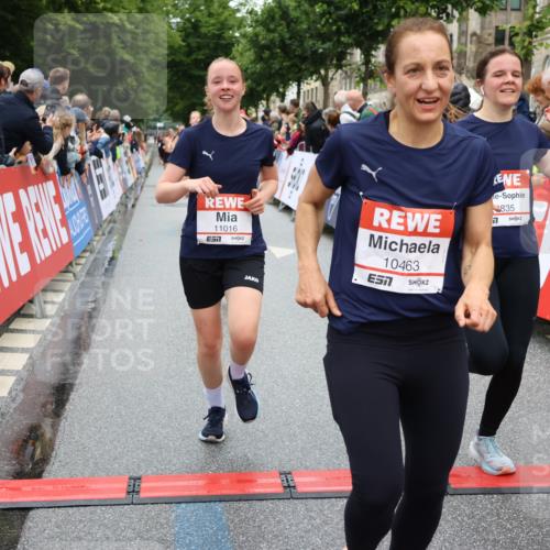 14.06.2026 - REWE Women's Run Strokosch-Dieckow http://msf.ph/oto/9778225 14.06.2026 09:57:15 Ziel 10131, 10167, 10287, 10385, 10463, 10543, 10611, 10740, 10835, 10844, 10926, 11016, 11055, 11344 meine-sportfotos.de