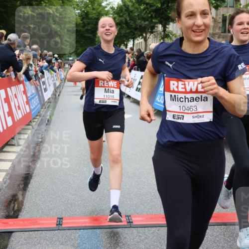 14.06.2026 - REWE Women's Run Strokosch-Dieckow http://msf.ph/oto/9778258 14.06.2026 09:57:15 Ziel 10131, 10167, 10287, 10385, 10463, 10543, 10611, 10740, 10835, 10844, 10926, 11016, 11055, 11344 meine-sportfotos.de