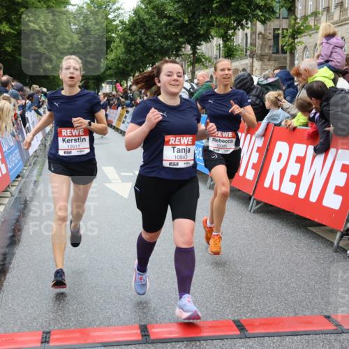 14.06.2026 - REWE Women's Run Strokosch-Dieckow http://msf.ph/oto/9778274 14.06.2026 09:57:18 Ziel 10131, 10287, 10385, 10463, 10543, 10611, 10740, 10835, 10926, 10976, 11016, 11183, 11344 meine-sportfotos.de
