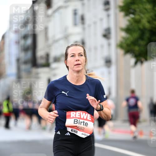 14.06.2026 - REWE Women's Run Dr. Thomas Lammeyer http://msf.ph/oto/9778341 14.06.2026 10:44:26 Laufen 5682 meine-sportfotos.de