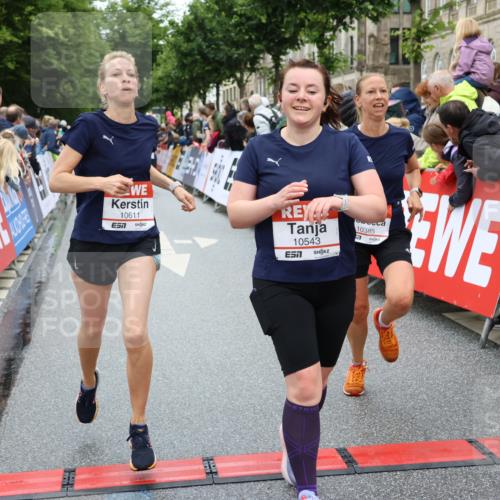 14.06.2026 - REWE Women's Run Strokosch-Dieckow http://msf.ph/oto/9778371 14.06.2026 09:57:19 Ziel 10131, 10287, 10385, 10463, 10543, 10611, 10835, 10926, 10976, 11016, 11183 meine-sportfotos.de