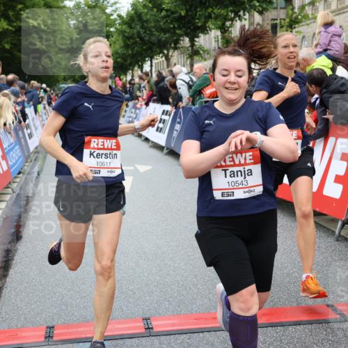 14.06.2026 - REWE Women's Run Strokosch-Dieckow http://msf.ph/oto/9778403 14.06.2026 09:57:19 Ziel 10131, 10287, 10385, 10463, 10543, 10611, 10835, 10926, 10976, 11016, 11183 meine-sportfotos.de