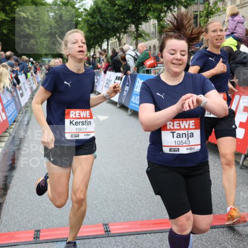 14.06.2026 - REWE Women's Run Strokosch-Dieckow http://msf.ph/oto/9778417 14.06.2026 09:57:19 Ziel 10131, 10287, 10385, 10463, 10543, 10611, 10835, 10926, 10976, 11016, 11183 meine-sportfotos.de