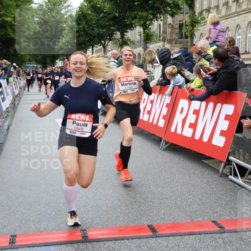 14.06.2026 - REWE Women's Run Strokosch-Dieckow http://msf.ph/oto/9778453 14.06.2026 09:57:21 Ziel 10131, 10287, 10385, 10463, 10543, 10611, 10835, 10926, 10976, 11016, 11183, 11304 meine-sportfotos.de