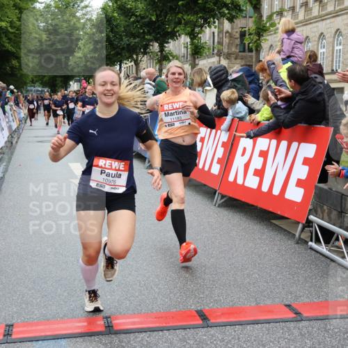 14.06.2026 - REWE Women's Run Strokosch-Dieckow http://msf.ph/oto/9778484 14.06.2026 09:57:21 Ziel 10131, 10287, 10385, 10463, 10543, 10611, 10835, 10926, 10976, 11016, 11183, 11304 meine-sportfotos.de