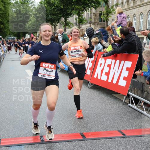 14.06.2026 - REWE Women's Run Strokosch-Dieckow http://msf.ph/oto/9778504 14.06.2026 09:57:21 Ziel 10131, 10287, 10385, 10463, 10543, 10611, 10835, 10926, 10976, 11016, 11183, 11304 meine-sportfotos.de