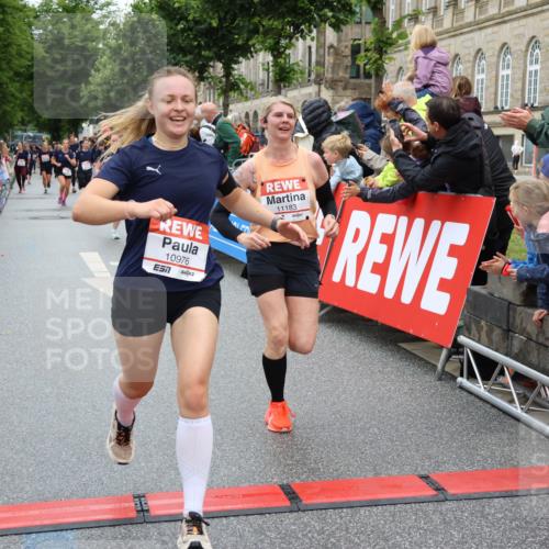 14.06.2026 - REWE Women's Run Strokosch-Dieckow http://msf.ph/oto/9778526 14.06.2026 09:57:22 Ziel 10131, 10385, 10463, 10543, 10611, 10835, 10926, 10976, 11016, 11183, 11304 meine-sportfotos.de