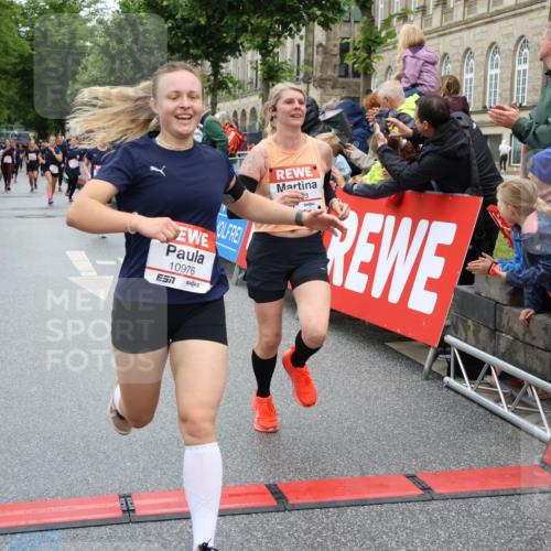 14.06.2026 - REWE Women's Run Strokosch-Dieckow http://msf.ph/oto/9778544 14.06.2026 09:57:22 Ziel 10131, 10385, 10463, 10543, 10611, 10835, 10926, 10976, 11016, 11183, 11304 meine-sportfotos.de