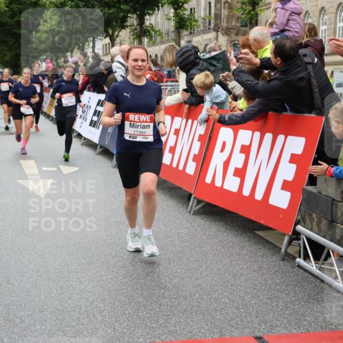 14.06.2026 - REWE Women's Run Strokosch-Dieckow http://msf.ph/oto/9778574 14.06.2026 09:57:25 Ziel 10075, 10385, 10543, 10611, 10802, 10901, 10976, 11183, 11262, 11304 meine-sportfotos.de