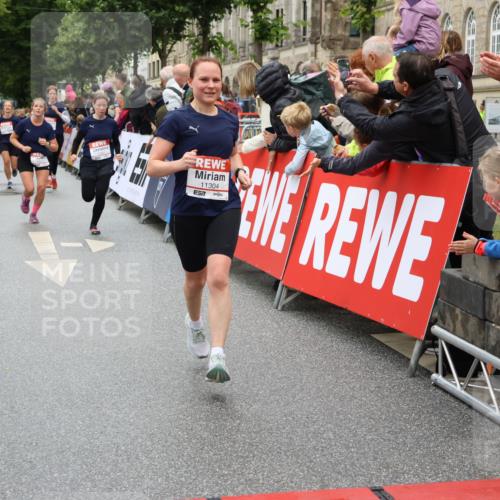 14.06.2026 - REWE Women's Run Strokosch-Dieckow http://msf.ph/oto/9778592 14.06.2026 09:57:25 Ziel 10075, 10385, 10543, 10611, 10802, 10901, 10976, 11183, 11262, 11304 meine-sportfotos.de