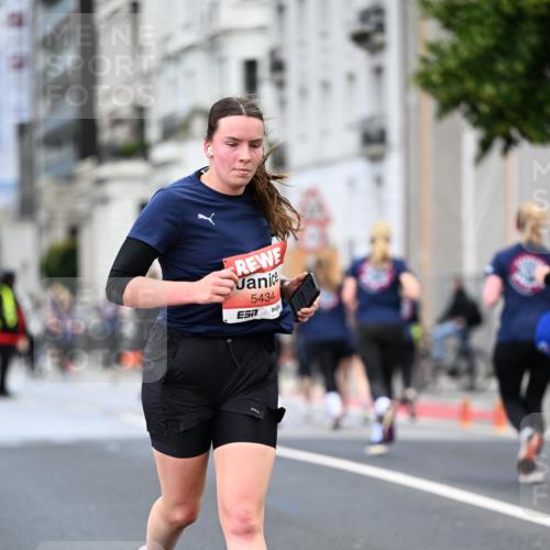 14.06.2026 - REWE Women's Run Dr. Thomas Lammeyer http://msf.ph/oto/9778621 14.06.2026 10:45:34 Laufen 5434 meine-sportfotos.de