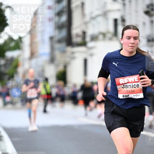 14.06.2026 - REWE Women's Run Dr. Thomas Lammeyer http://msf.ph/oto/9778624 14.06.2026 10:45:35 Laufen 5434 meine-sportfotos.de