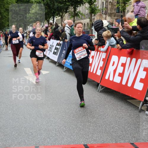 14.06.2026 - REWE Women's Run Strokosch-Dieckow http://msf.ph/oto/9778648 14.06.2026 09:57:26 Ziel 10075, 10226, 10385, 10543, 10611, 10802, 10901, 10976, 11183, 11262, 11304 meine-sportfotos.de