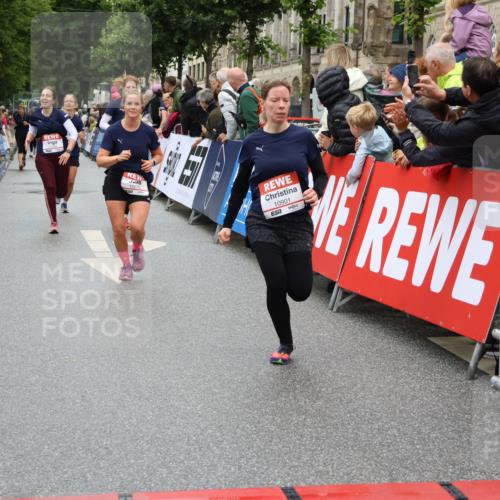14.06.2026 - REWE Women's Run Strokosch-Dieckow http://msf.ph/oto/9778665 14.06.2026 09:57:27 Ziel 10075, 10226, 10385, 10802, 10901, 10976, 11183, 11262, 11304 meine-sportfotos.de