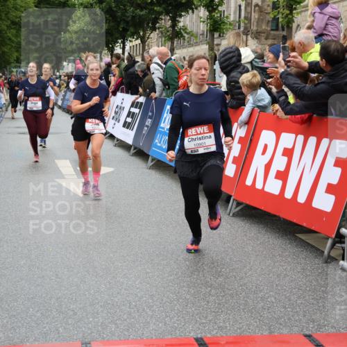 14.06.2026 - REWE Women's Run Strokosch-Dieckow http://msf.ph/oto/9778683 14.06.2026 09:57:27 Ziel 10075, 10226, 10385, 10802, 10901, 10976, 11183, 11262, 11304 meine-sportfotos.de