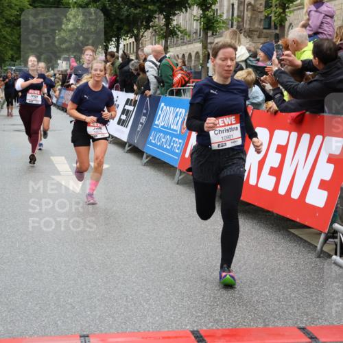 14.06.2026 - REWE Women's Run Strokosch-Dieckow http://msf.ph/oto/9778742 14.06.2026 09:57:27 Ziel 10075, 10226, 10385, 10802, 10901, 10976, 11183, 11262, 11304 meine-sportfotos.de