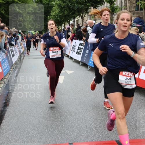 14.06.2026 - REWE Women's Run Strokosch-Dieckow http://msf.ph/oto/9778779 14.06.2026 09:57:28 Ziel 10075, 10226, 10802, 10901, 10976, 11183, 11262, 11304 meine-sportfotos.de