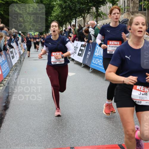 14.06.2026 - REWE Women's Run Strokosch-Dieckow http://msf.ph/oto/9778816 14.06.2026 09:57:29 Ziel 10075, 10226, 10802, 10901, 10976, 11183, 11262, 11304 meine-sportfotos.de