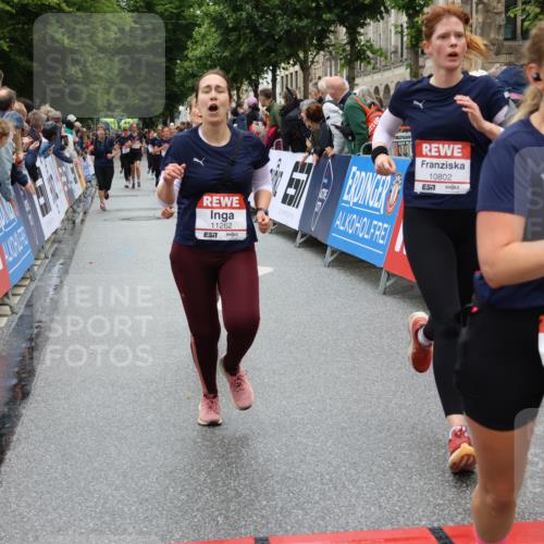 14.06.2026 - REWE Women's Run Strokosch-Dieckow http://msf.ph/oto/9778855 14.06.2026 09:57:29 Ziel 10075, 10226, 10802, 10901, 10976, 11183, 11262, 11304 meine-sportfotos.de