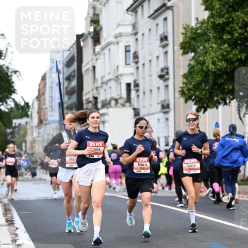 14.06.2026 - REWE Women's Run Dr. Thomas Lammeyer http://msf.ph/oto/9778922 14.06.2026 10:46:30 Laufen 308, 5945, 5527, 7 meine-sportfotos.de