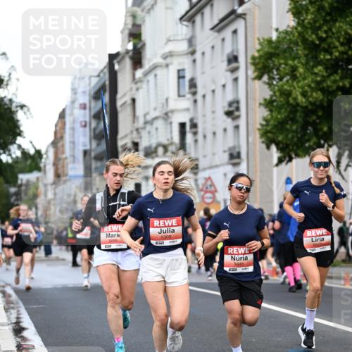 14.06.2026 - REWE Women's Run Dr. Thomas Lammeyer http://msf.ph/oto/9778927 14.06.2026 10:46:31 Laufen 5695, 7, 5308, 7, 5945, 7, 5527, 7 meine-sportfotos.de