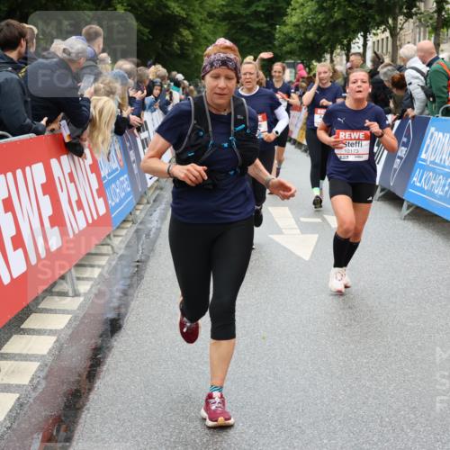 14.06.2026 - REWE Women's Run Strokosch-Dieckow http://msf.ph/oto/9779037 14.06.2026 09:57:35 Ziel 10075, 10173, 10226, 10310, 10377, 10802, 10901, 11262, 11276, 11423 meine-sportfotos.de