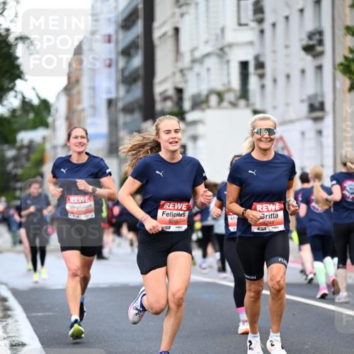 14.06.2026 - REWE Women's Run Dr. Thomas Lammeyer http://msf.ph/oto/9779076 14.06.2026 10:46:56 Laufen 5245, 5244, 7 meine-sportfotos.de