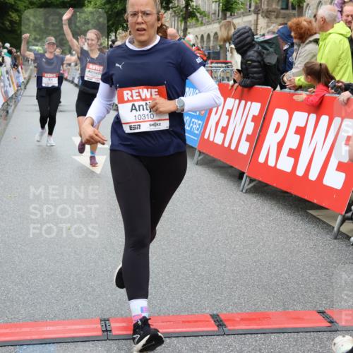 14.06.2026 - REWE Women's Run Strokosch-Dieckow http://msf.ph/oto/9779110 14.06.2026 09:57:37 Ziel 10173, 10226, 10310, 10377, 10378, 10802, 11131, 11262, 11276, 11423 meine-sportfotos.de