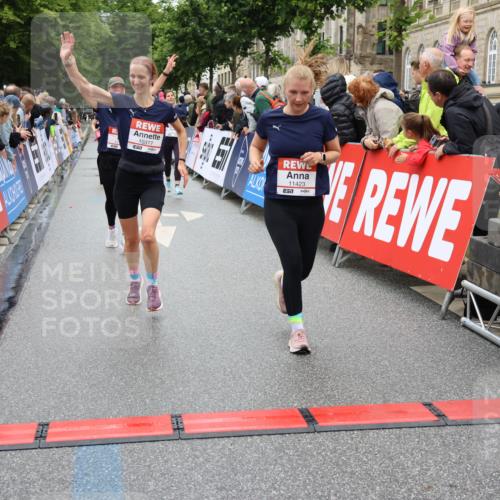 14.06.2026 - REWE Women's Run Strokosch-Dieckow http://msf.ph/oto/9779198 14.06.2026 09:57:38 Ziel 10173, 10226, 10310, 10377, 10378, 10815, 11131, 11276, 11423 meine-sportfotos.de