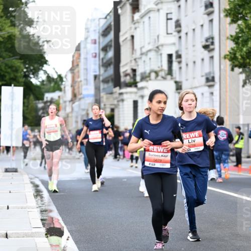 14.06.2026 - REWE Women's Run Dr. Thomas Lammeyer http://msf.ph/oto/9779252 14.06.2026 10:47:23 Laufen 5679, 57, 5778 meine-sportfotos.de